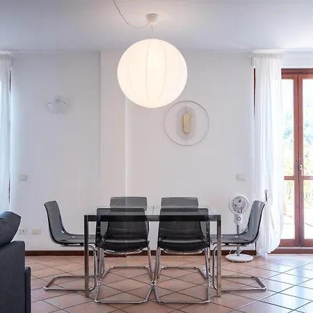 Sunny With Terrace Apartamento
